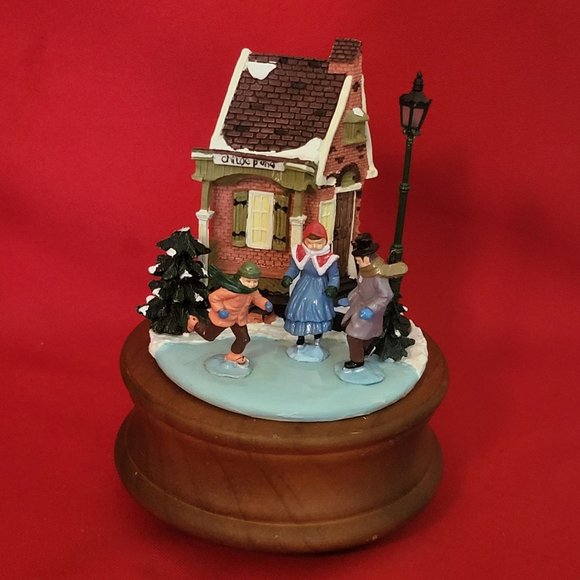 VTG Lighted Heritage Village Childe Pond and Skaters Musical - Picture 13 of 13